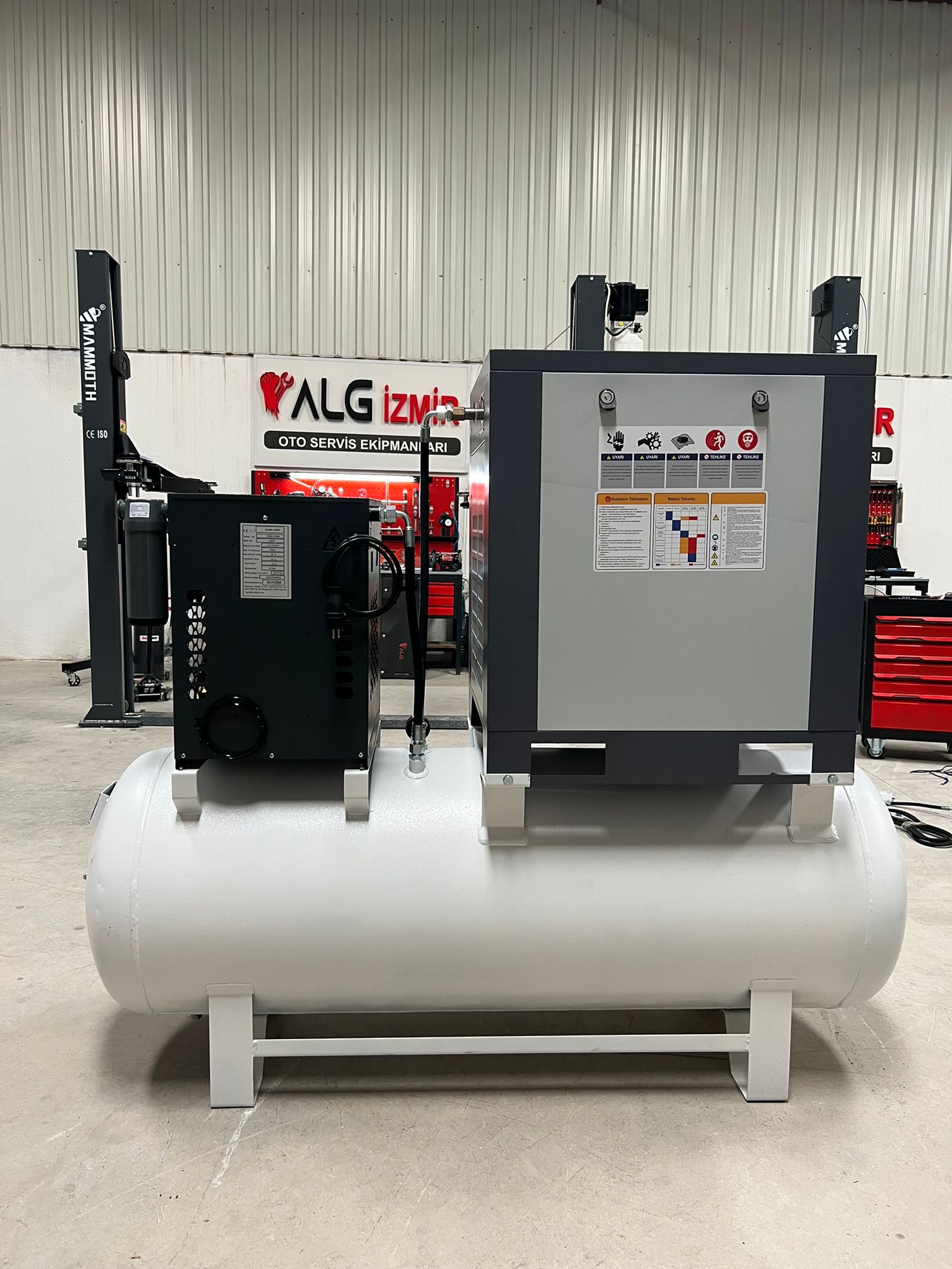 500 LİTRE 16 BAR VİDALI HAVA KOMPRESÖRÜ İNVERTER