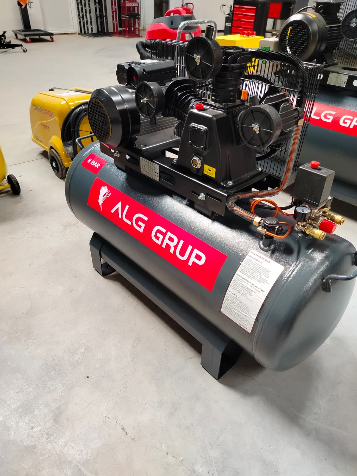 200 Litre 8 Bar 3 Kafa 4 Hp Kompresör