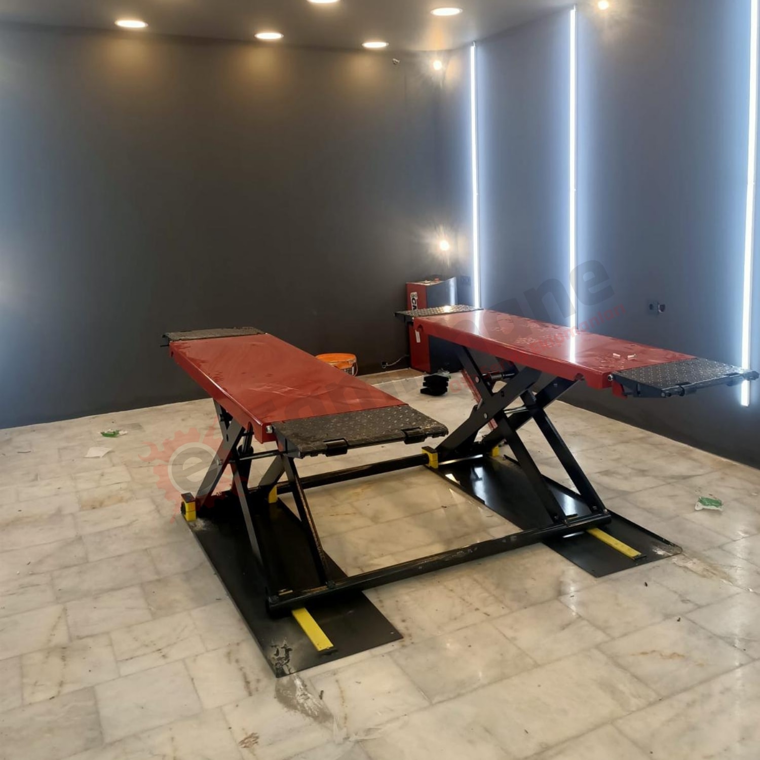 1 Metre 3500 Kg Makaslı Lift